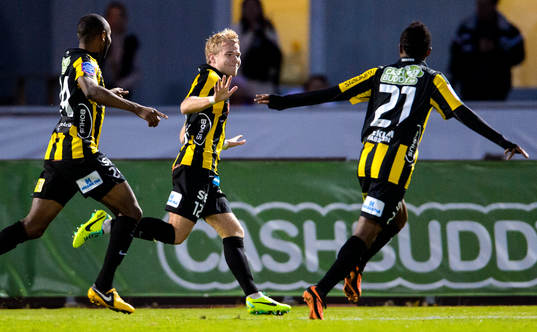 Häckens Oscar Lewicki jublar