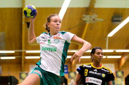 Skurus Johanna Westberg laddar för skott