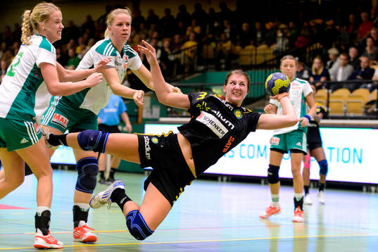 Sävehofs Linn Blohm hoppar mot målet