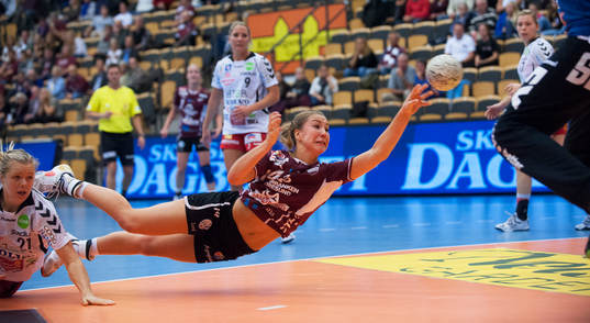 Lugis Anna Lagerquist fri på linjen i matchen i dam