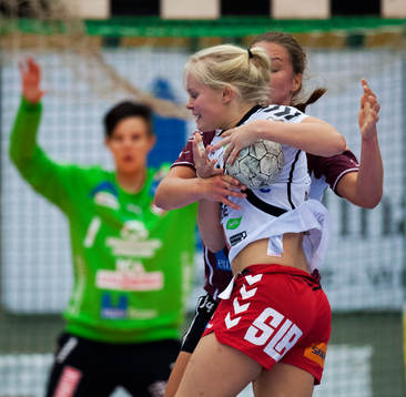 Det kramas på linjen  i dam elitserie mellan Lugi och