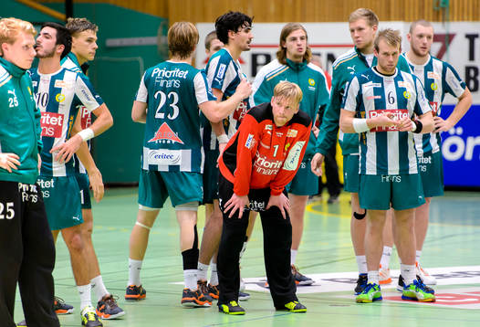 Hammarbys målvakt Daniel Svensson deppar med laget