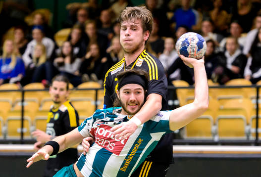 Hammarbys Kasper Ottesen hålls