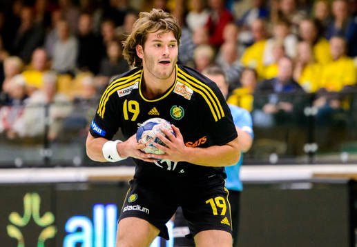 Sävehofs Niclas Fingren med bollen