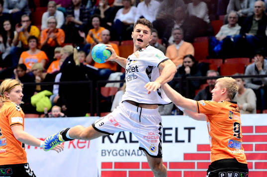 Redbergslids Nikola Stojcevski  skjuter