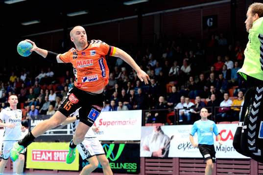 Kristianstads Johan Jepson kommer fri mot målvakten