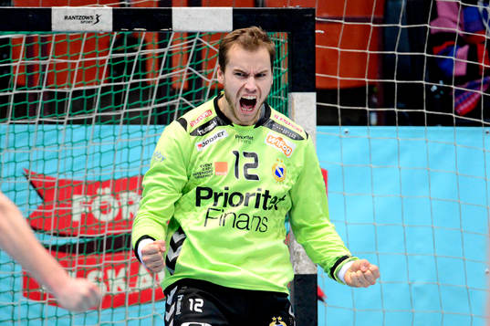 Redbergslids målvakt Tony Heeringson jublar