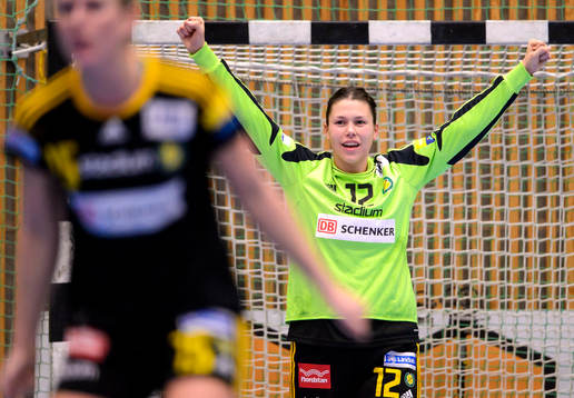Sävehofs målvakt Filippa Idéhn jublar