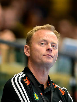 Sävehofs tränare Magnus Johansson ser nöjd ut