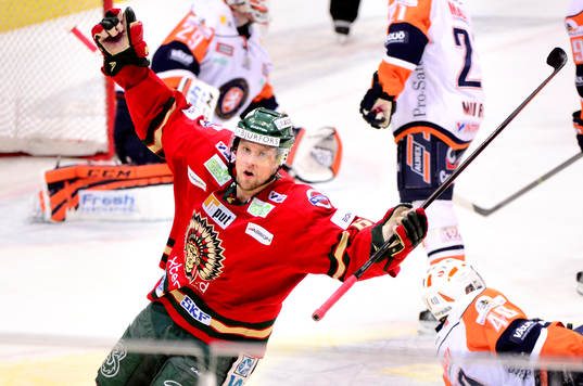 Frölundas Jonas Ahnelöv  jublar