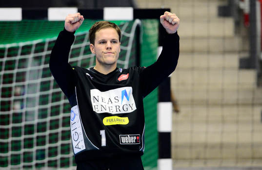 Aalborgs målvakt Rickard Kappelin jublar