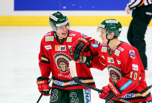Frölundas Erik Gustafsson och Alexander Wennerberg jublar