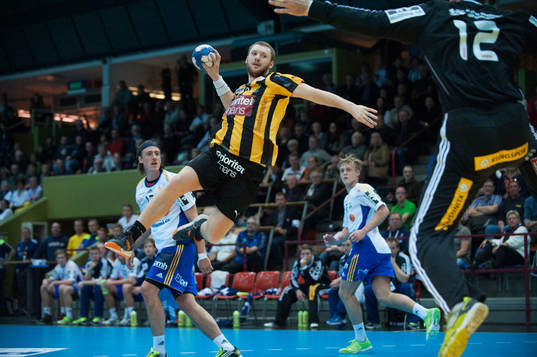 Hammarbys Alexander Morsten  i matchen i handbollens