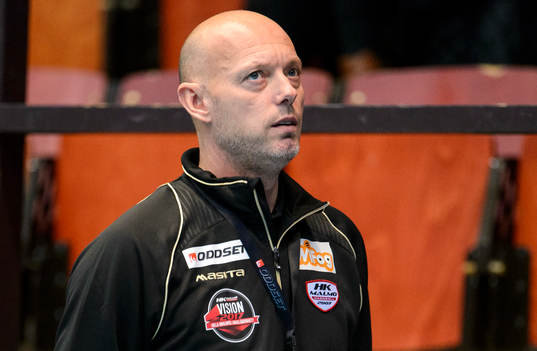 HK Malmös tränare Magnus Andersson deppar