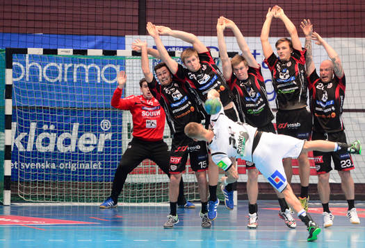 Redbergslids Linus Arnesson gör 31-31 i matchens sista