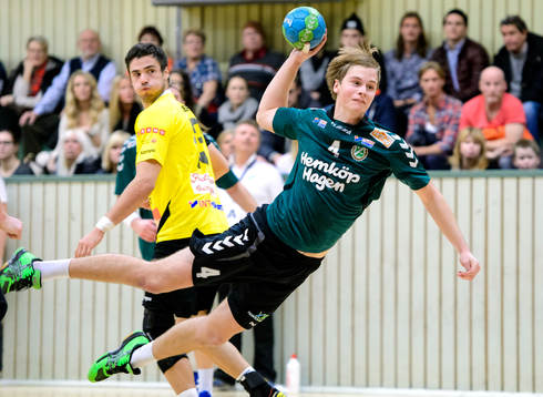 Önnereds Ola Pewik hoppar mot mål