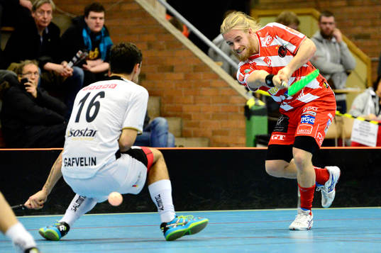 Pixbos Tim Wiklund skjuter