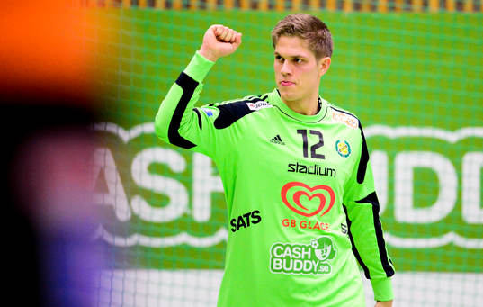 Sävehofs målvakt Peter Johannesson jublar
