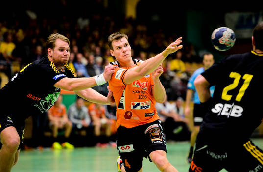 Sävehofs Oskar Ysander (tv) och Kristianstads Markus Olsson