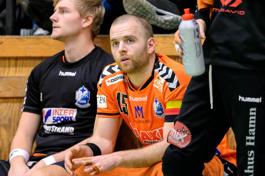 Kristianstads Johan Jepson deppar på bänken