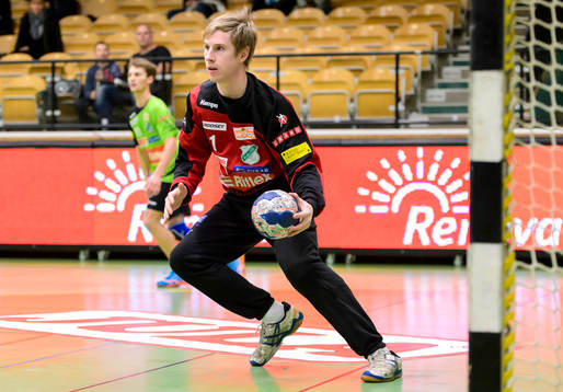 Rimbos målvakt Andreas Mattsson med bollen
