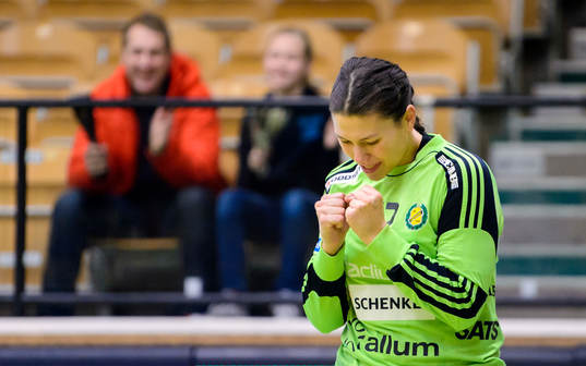Sävehofs målvakt Filippa Idéhn jublar