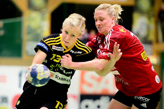 Sävehofs Elin Karlsson jagas av Skånelas Therese Eriksson