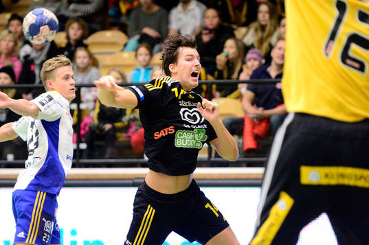 Sävehofs Mattias Thynell skjuter