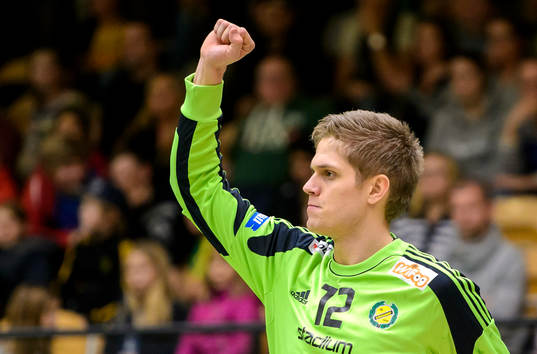Sävehofs målvakt Peter Johannesson jublar