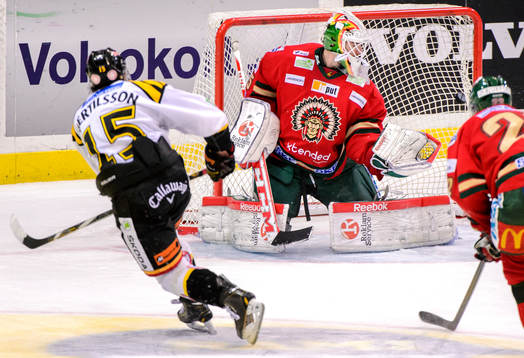 Brynäs Simon Bertilsson gör 3-2 i förlängningen
