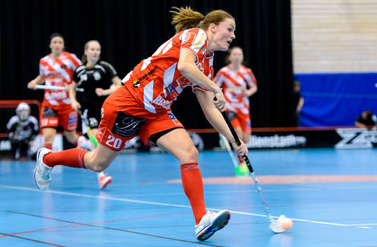 Pixbos Sara Helin skjuter