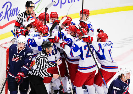 s Andrew Copp och Riley Barber deppar