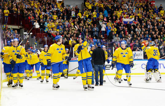 De svenska spelarna jublar