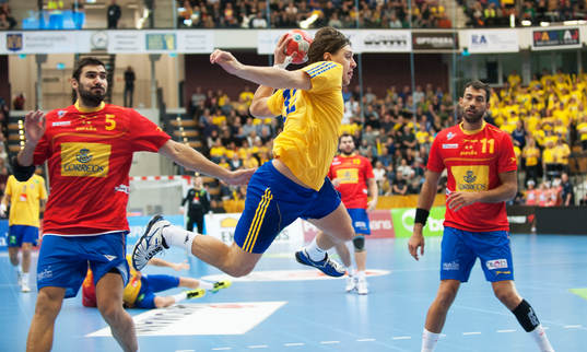 Sveriges Mattias Zachrisson i handbollslandskampen mellan