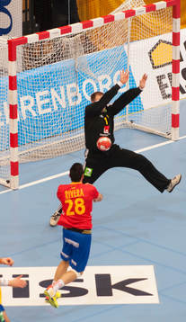 i handbollslandskampen mellan Sverige och Spanien i