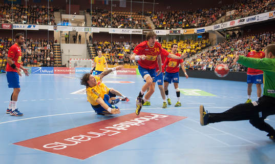 Sveriges Andreas Nilsson  i handbollslandskampen mellan