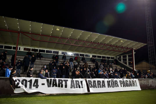 Fansen med banderoll