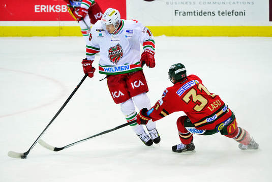 Modos Kyle Cumiskey och Frölundas Nicklas Lasu