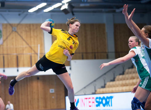 Eslövs Lina Olsson i matchen i damernas elitserie mellan