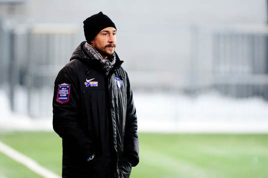 Falkenbergs tränare Henrik Larsson