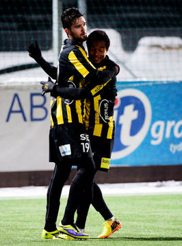 Häckens Leonard Zuta och Nasiru Mohammed jublar 3-1