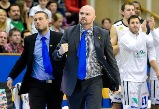 Södertäljes tränare Vedran Bosnic jublar
