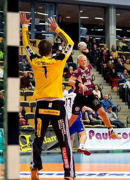 Ystads målvakt Leo Larsson och Lugis Hampus Jildenbäck