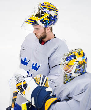 Målvakterna Jhonas Gustavsson och Jhonas Enroth