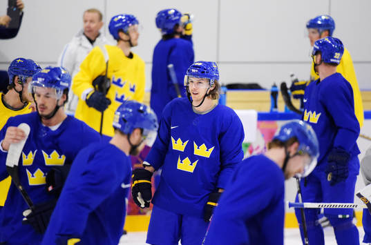Erik Karlsson på Sveriges ishockeylandslags träning