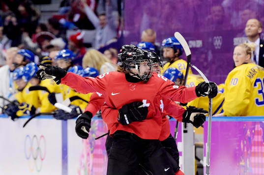 Schweiz Alina Müller jublar