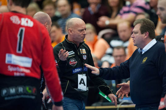 Malmös tränare Magnus Andersson upprörd i matchen i