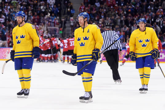 Sveriges Daniel Sedin och Daniel Alfredsson deppar