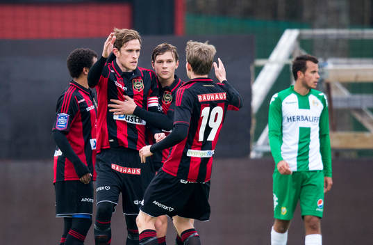 BPs Pontus Segerström kramas om i jubel