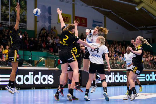 Thüringers Franziska Mietzner skjuter ett skott